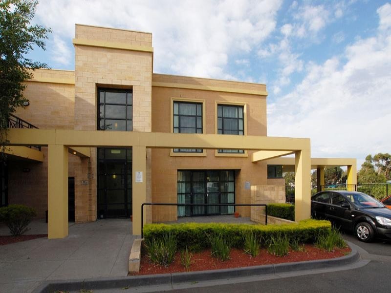 2 Verdun Drive, Narre Warren VIC 3805