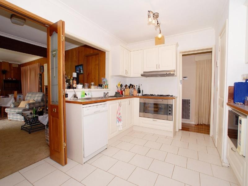 9 Larry Court, Noble Park VIC 3174