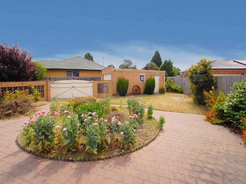 9 Larry Court, Noble Park VIC 3174