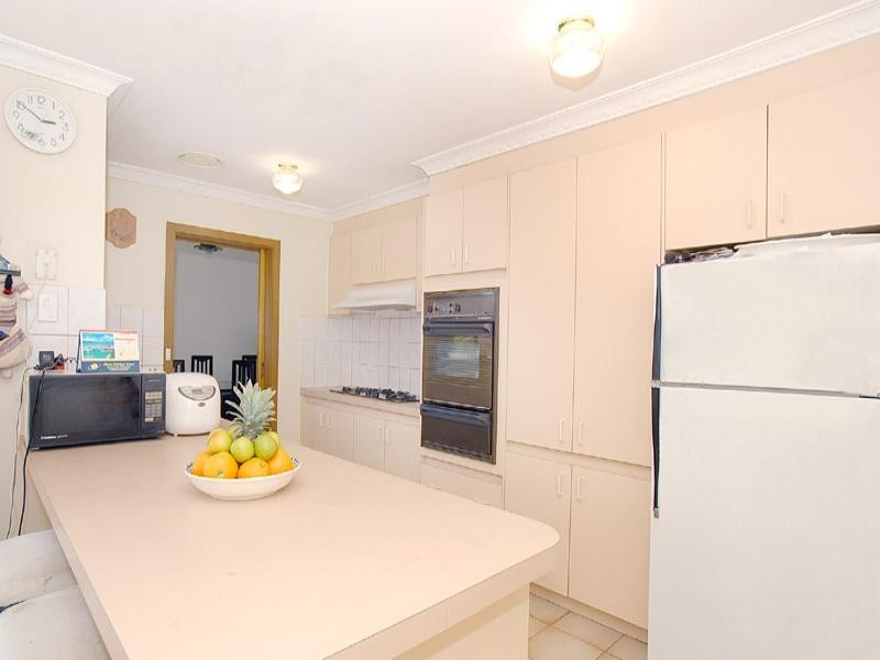 19 Kennington Park Drive, Endeavour Hills VIC 3802