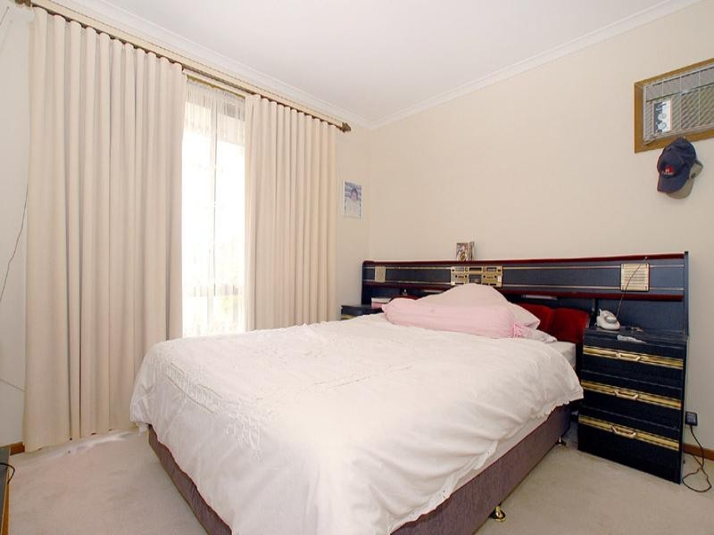 19 Kennington Park Drive, Endeavour Hills VIC 3802