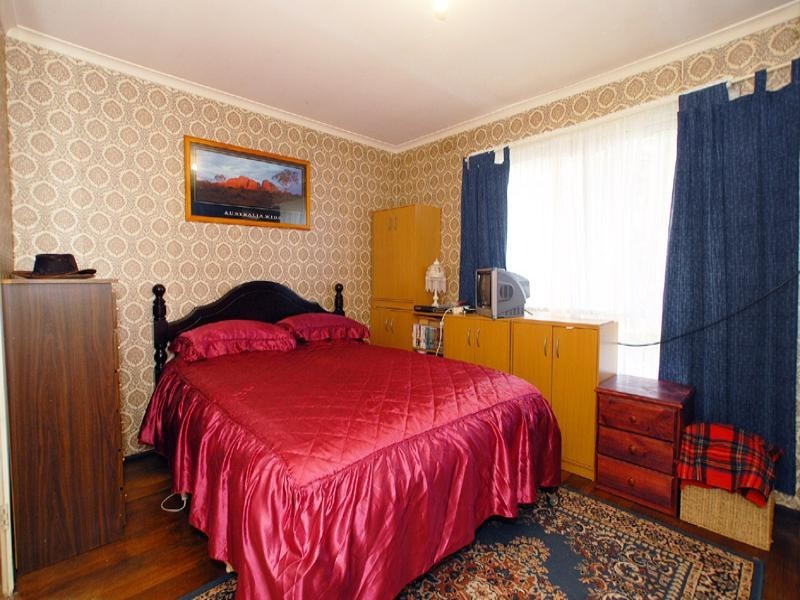 32 Silverton Drive, Noble Park North VIC 3174