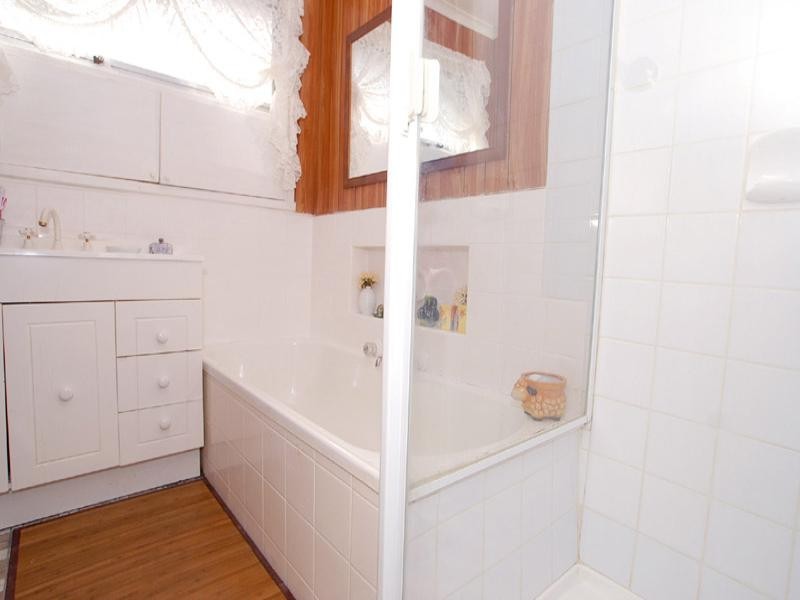 32 Silverton Drive, Noble Park North VIC 3174