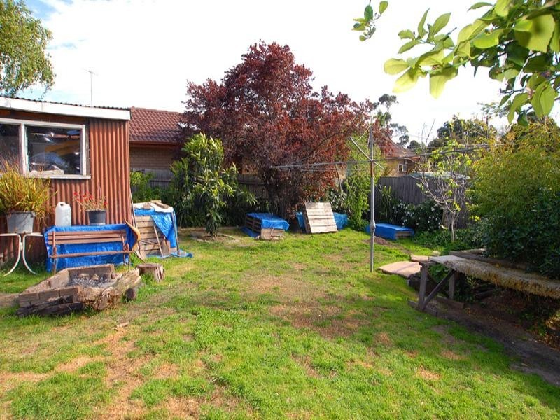 32 Silverton Drive, Noble Park North VIC 3174