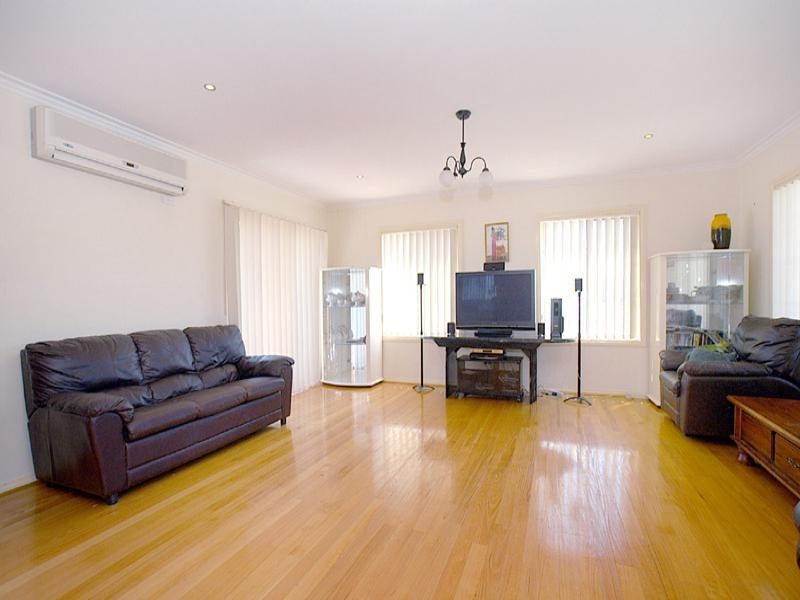 22 Hillview Drive, Carrum Downs VIC 3201