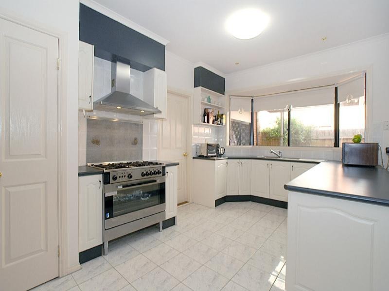 9 Jolimont Place, Dingley Village VIC 3172