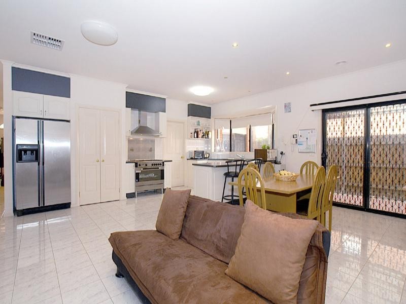 9 Jolimont Place, Dingley Village VIC 3172