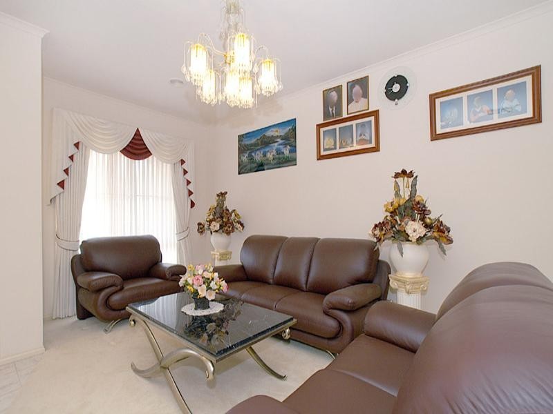 9 Jolimont Place, Dingley Village VIC 3172