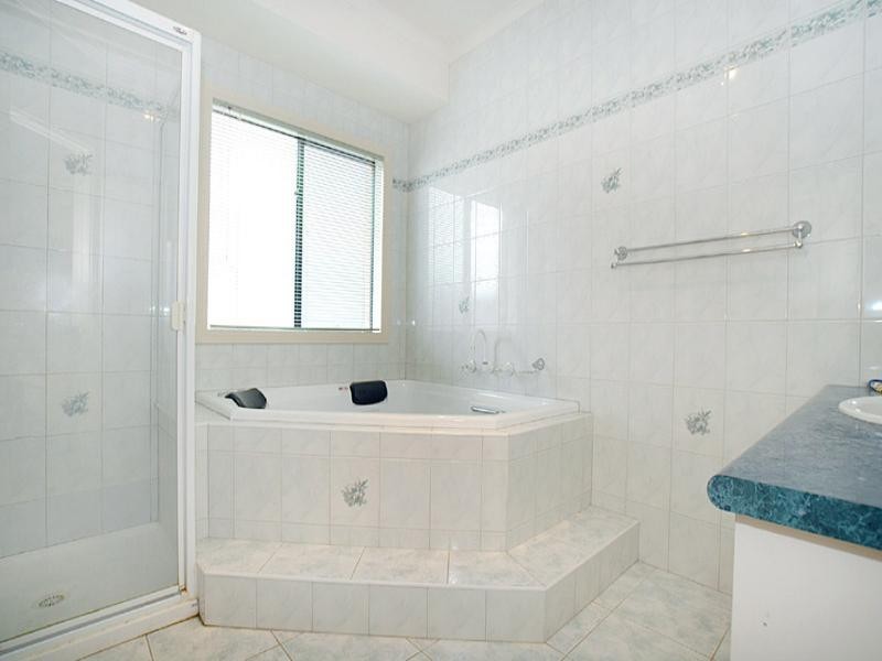 9 Jolimont Place, Dingley Village VIC 3172