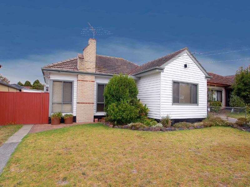 12 Treesbank Avenue, Springvale VIC 3171