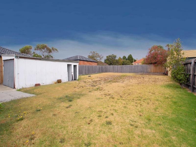 12 Treesbank Avenue, Springvale VIC 3171