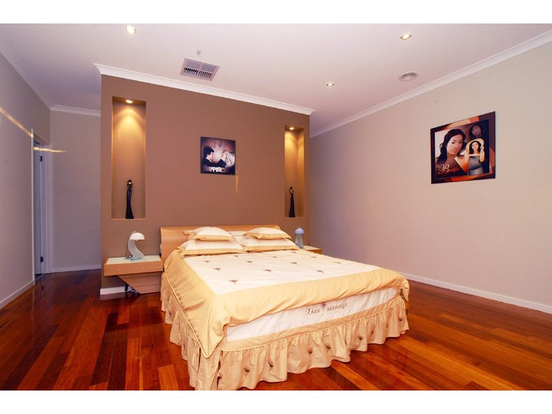 14 Broadwater Drive, Waterways VIC 3195