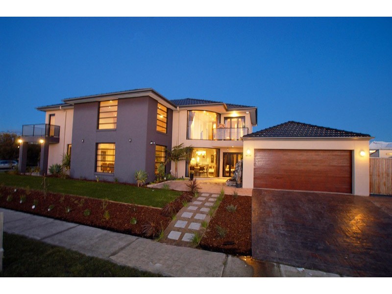 14 Broadwater Drive, Waterways VIC 3195