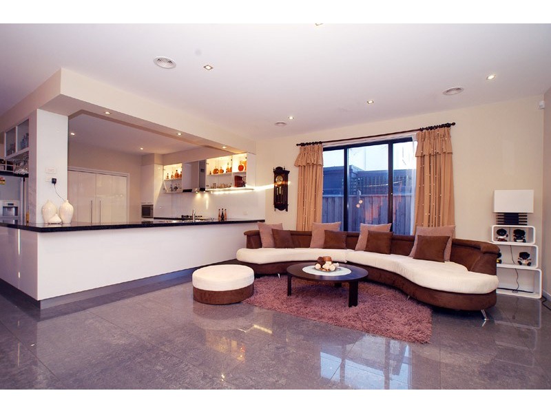 14 Broadwater Drive, Waterways VIC 3195