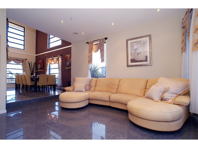 14 Broadwater Drive, Waterways VIC 3195