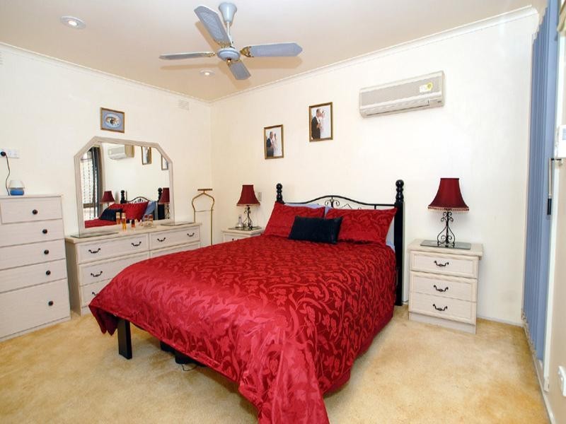 4 Solson Court, Springvale South VIC 3172