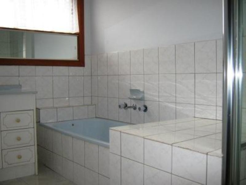 9 Mons Parade, Noble Park VIC 3174