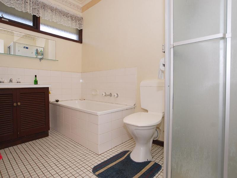 2/22 Amersham Avenue, Springvale South VIC 3172