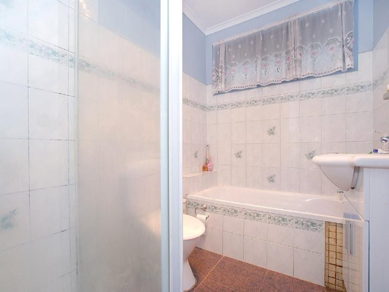 6 Raewyn Close, Springvale South VIC 3172