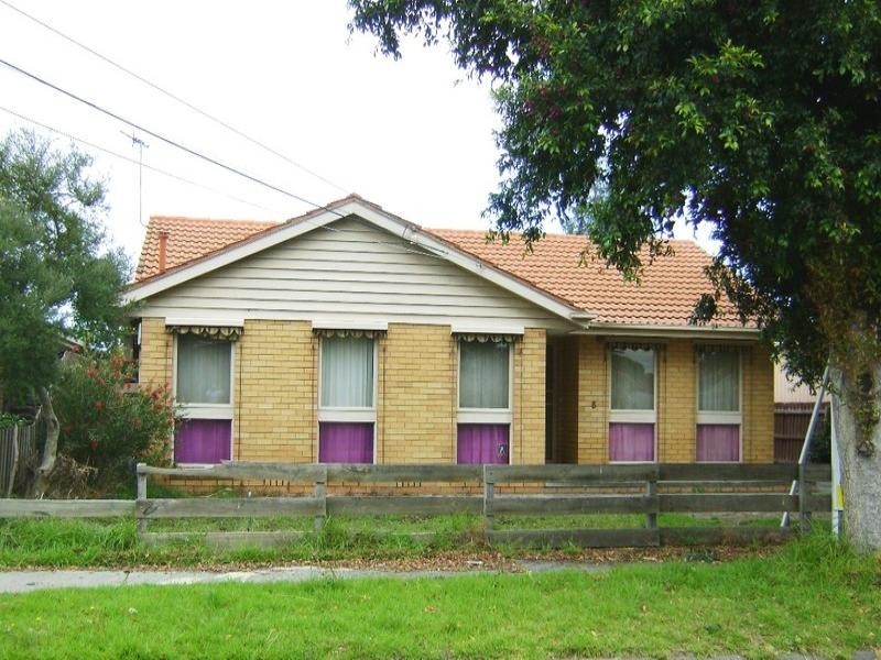 8 Martin Street, Springvale South VIC 3172