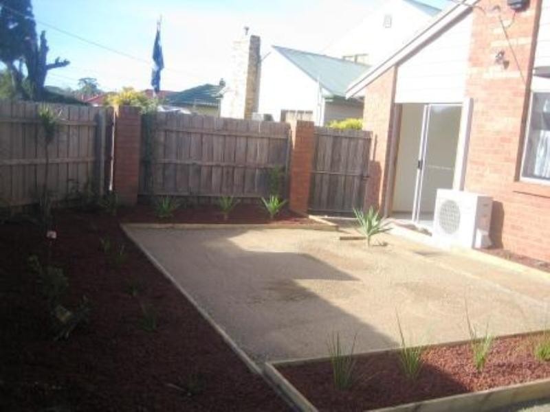 1/16 Sharon Road, Springvale South VIC 3172