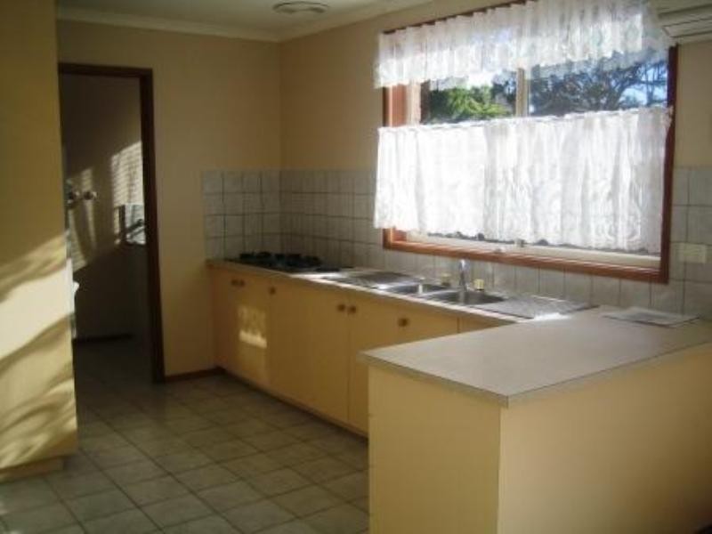 1/16 Sharon Road, Springvale South VIC 3172