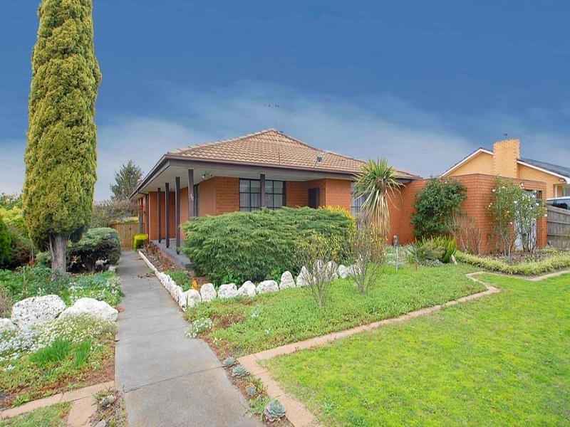 34 Charles Avenue, Hallam VIC 3803