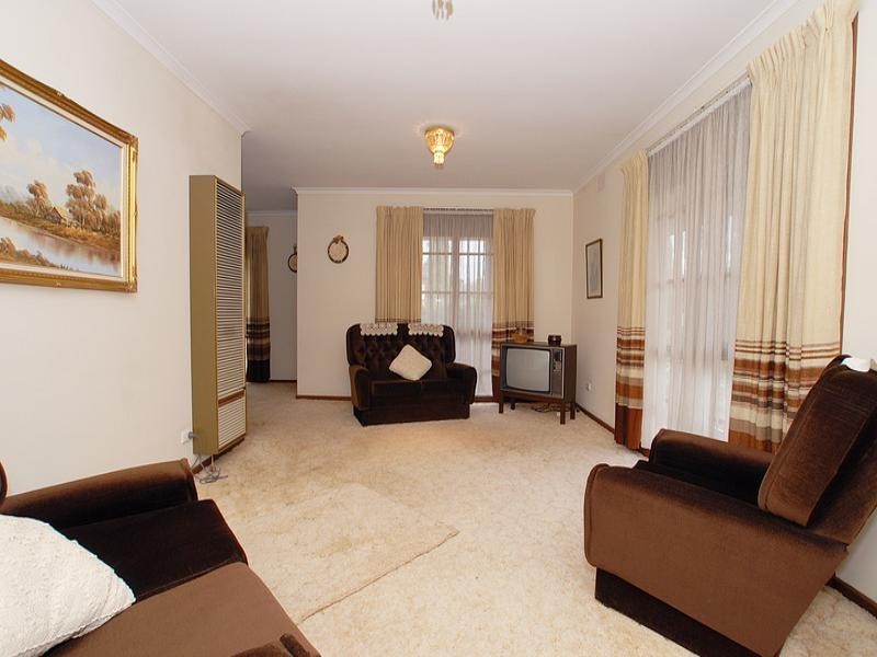 34 Charles Avenue, Hallam VIC 3803