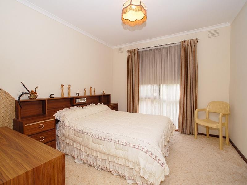 34 Charles Avenue, Hallam VIC 3803