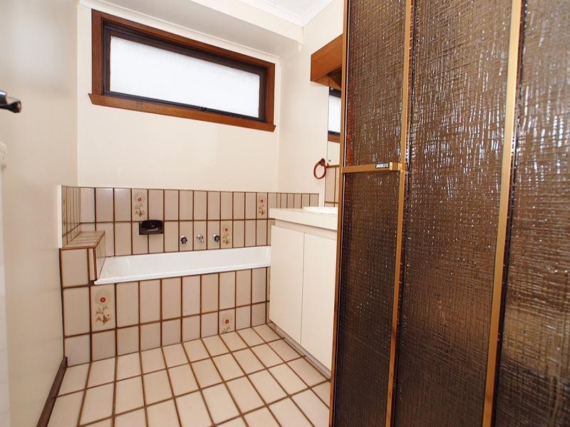 34 Charles Avenue, Hallam VIC 3803