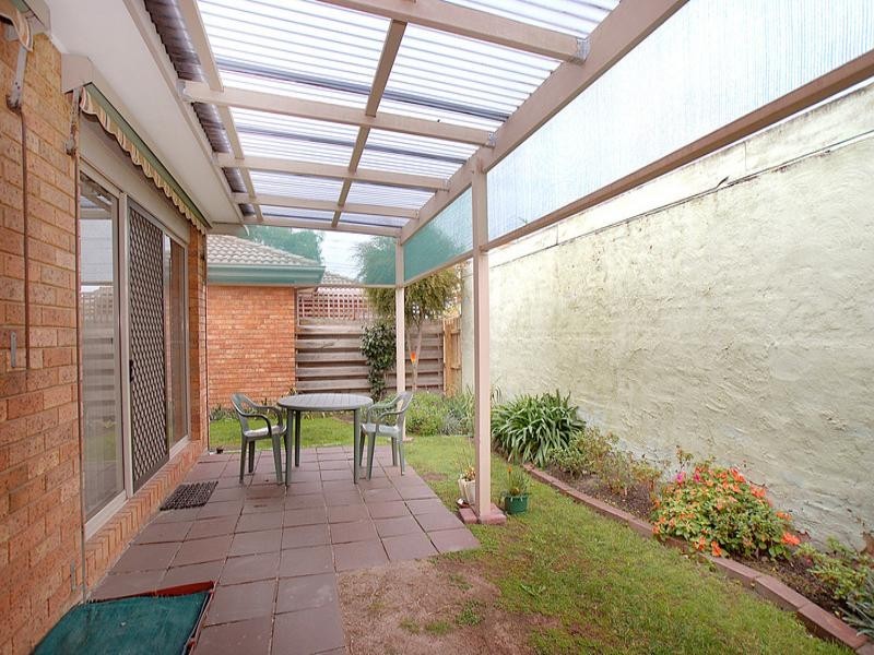 2/9 Dunstan Street, Clayton VIC 3168