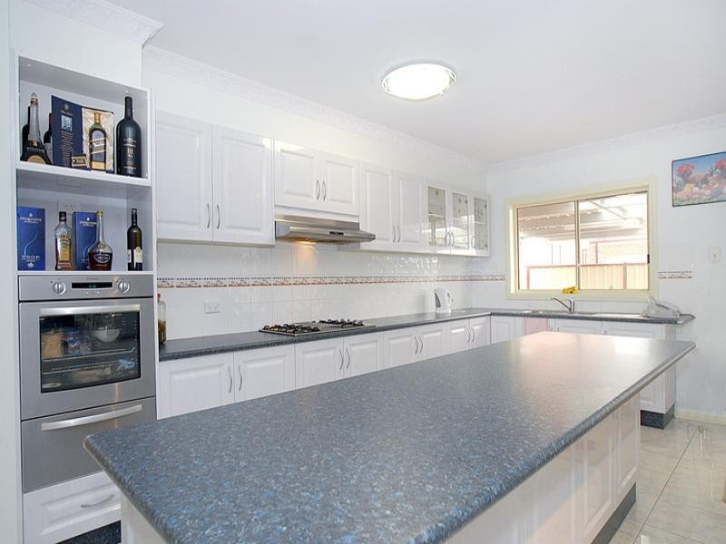 8 Sunrise Court, Springvale South VIC 3172