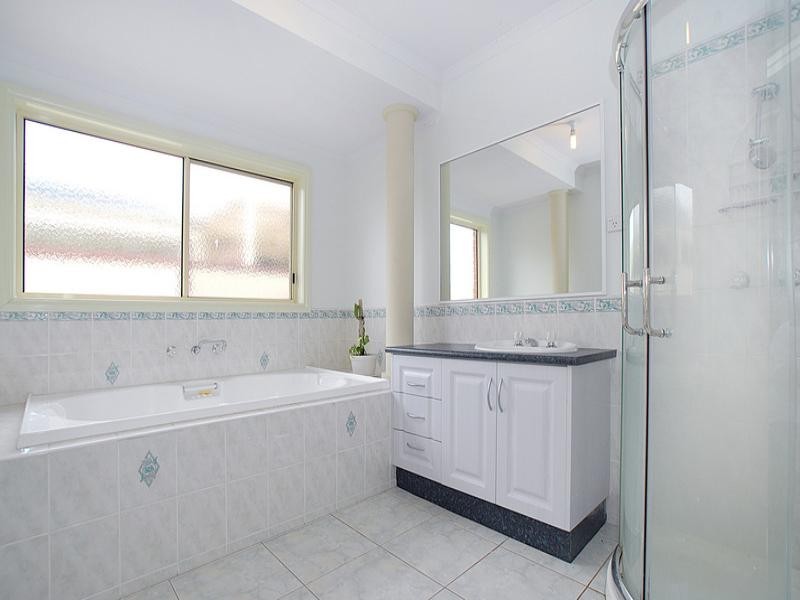 8 Sunrise Court, Springvale South VIC 3172