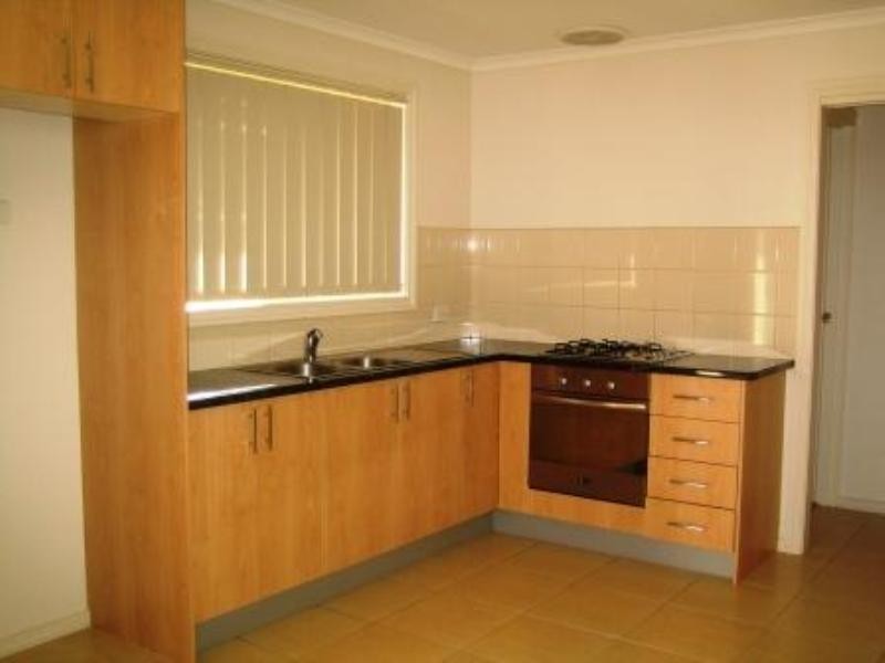 2/7 Jones Road, Dandenong VIC 3175