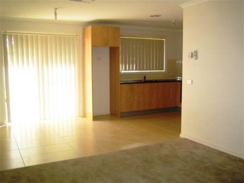 2/7 Jones Road, Dandenong VIC 3175