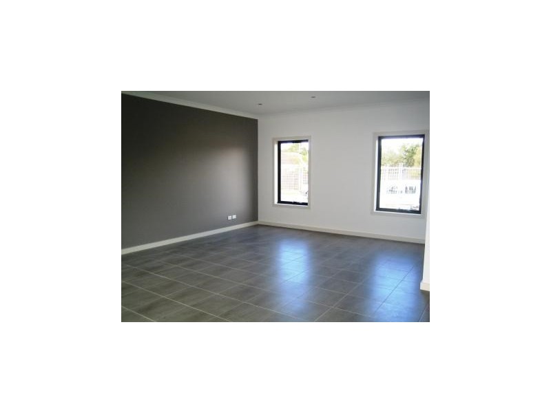 1/4 James Street,, Noble Park VIC 3174