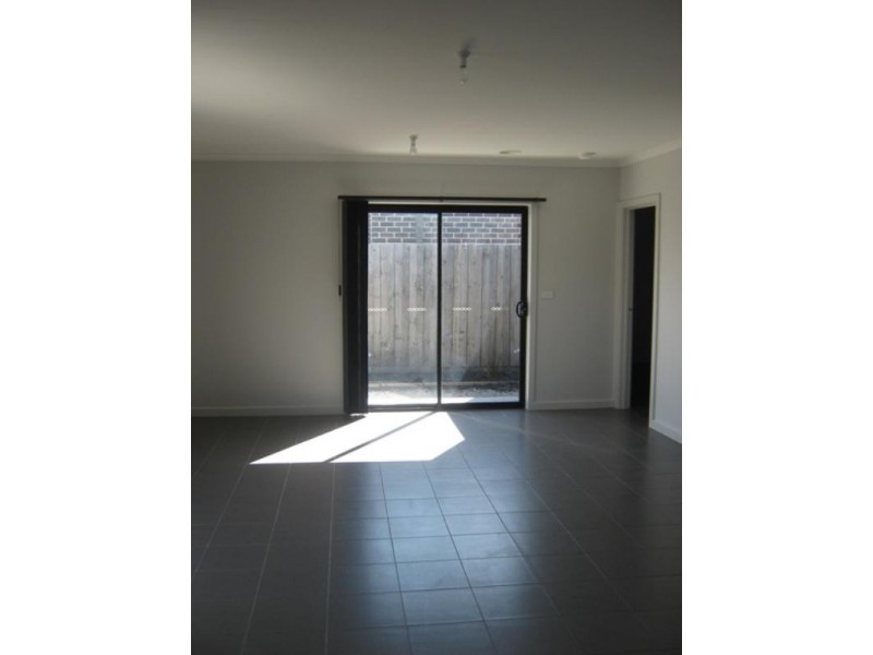 3/4 James Street, Noble Park VIC 3174