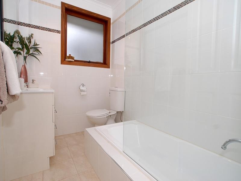 10 Hutchins Avenue, Endeavour Hills VIC 3802