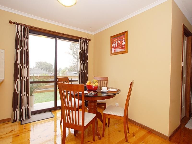 10 Hutchins Avenue, Endeavour Hills VIC 3802