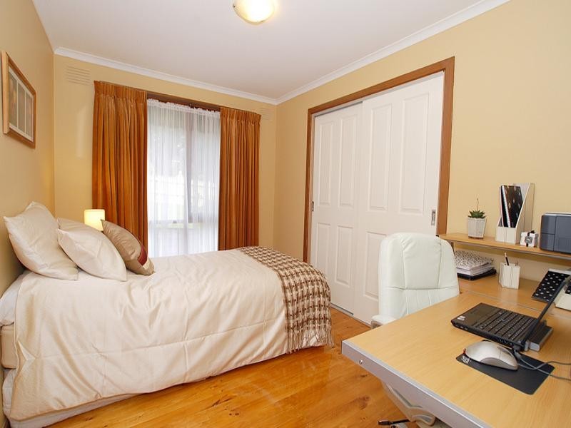 10 Hutchins Avenue, Endeavour Hills VIC 3802