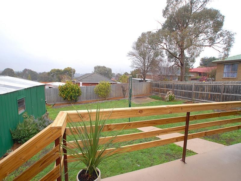 10 Hutchins Avenue, Endeavour Hills VIC 3802