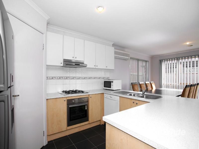 30 Donnici Drive, Keysborough VIC 3173