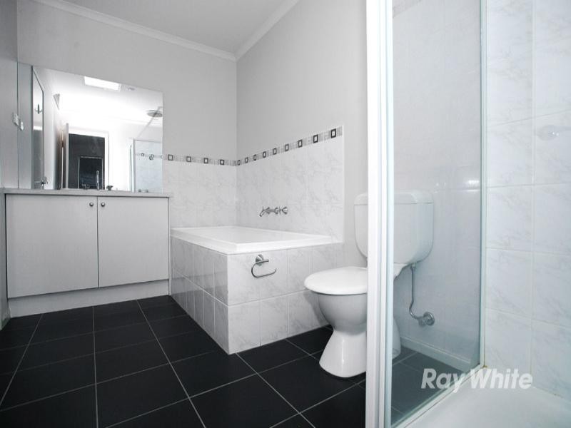 30 Donnici Drive, Keysborough VIC 3173