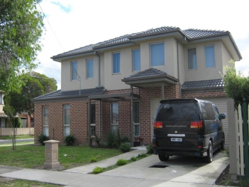 27 Wall Street, Noble Park VIC 3174