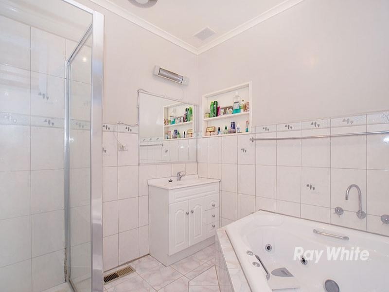 25 Taranto Drive, Noble Park VIC 3174