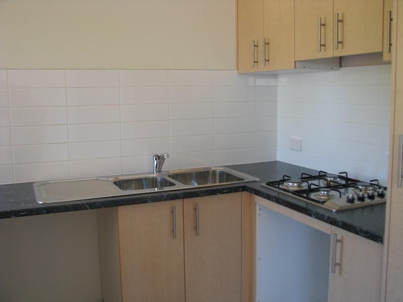 2/22 Hughes Crescent, Dandenong North VIC 3175