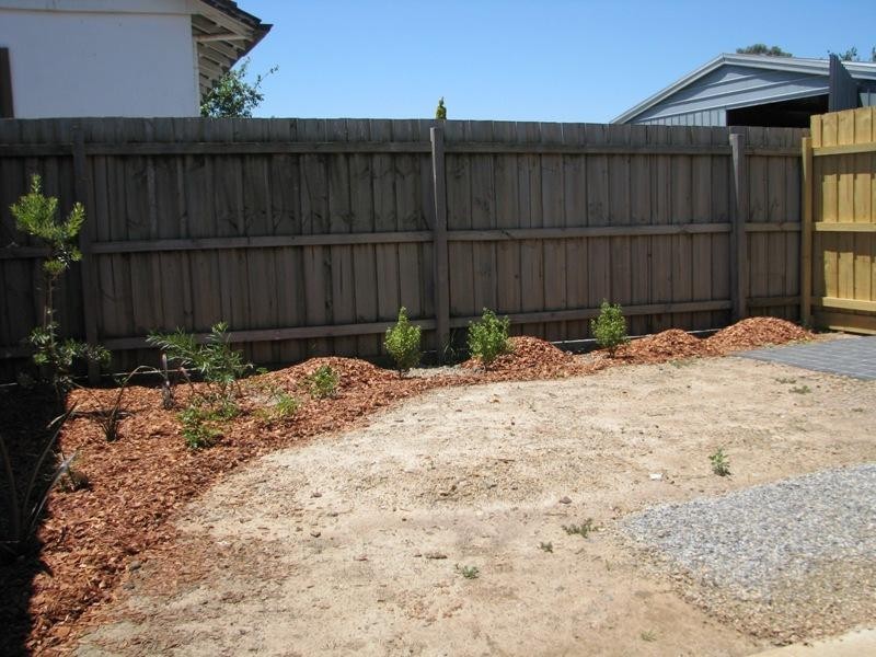 2/22 Hughes Crescent, Dandenong North VIC 3175