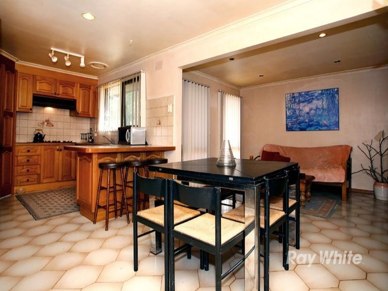 15 Wincanton Court, Noble Park North VIC 3174