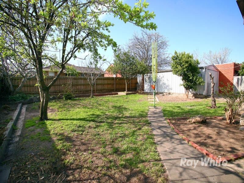 15 Wincanton Court, Noble Park North VIC 3174