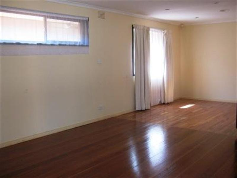 6 Maralinga Avenue, Keysborough VIC 3173